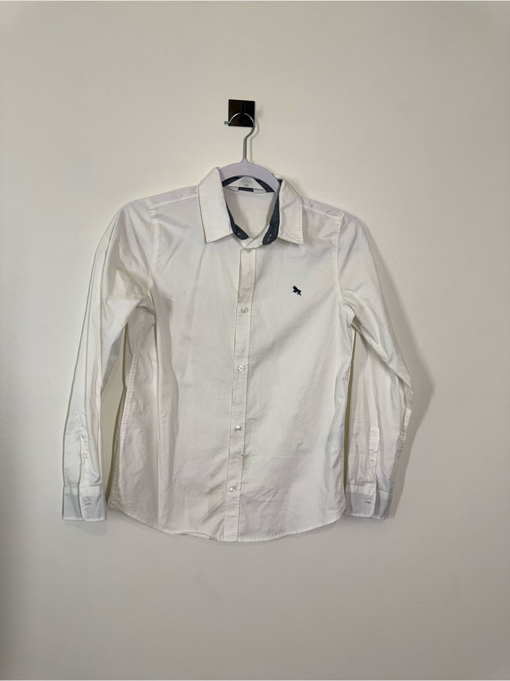 H&M White Long-Sleeve Dress Shirt with Navy Emblem Size 12 Boys EUC